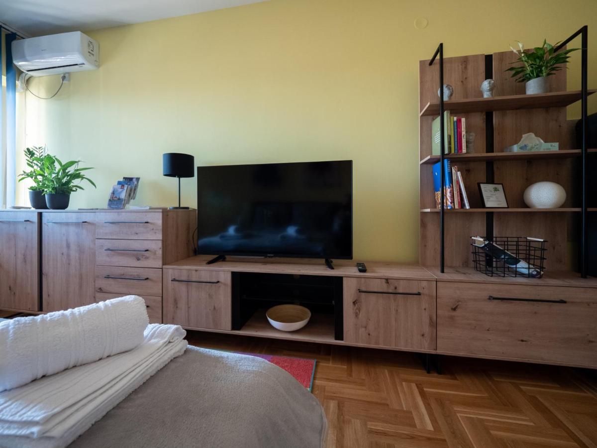 Green Apple Apartment 수보티차 외부 사진